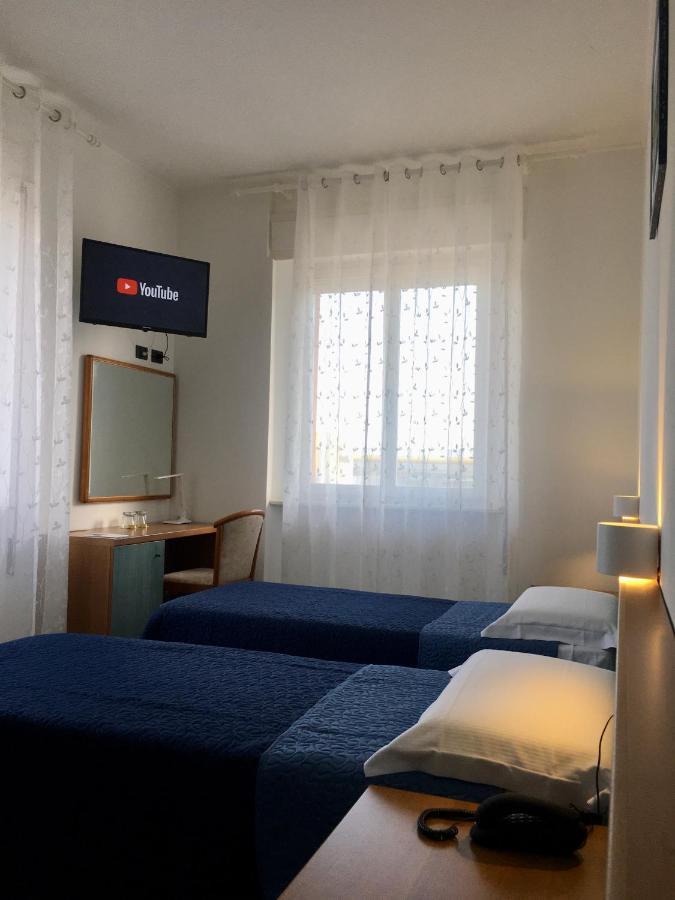 Hotel Trieste ซาน จอร์โจ ดิ โนกาโร ภายนอก รูปภาพ