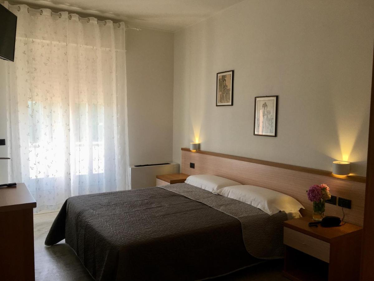 Hotel Trieste ซาน จอร์โจ ดิ โนกาโร ภายนอก รูปภาพ