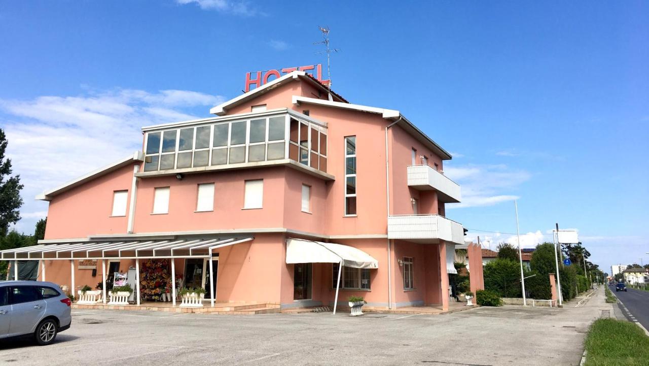 Hotel Trieste ซาน จอร์โจ ดิ โนกาโร ภายนอก รูปภาพ